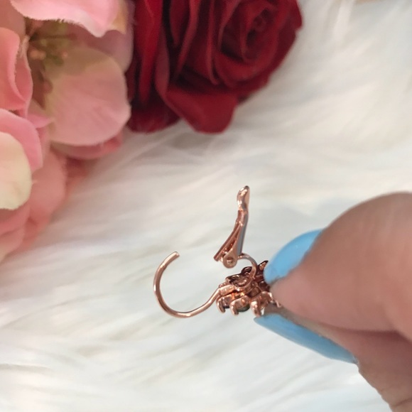 🌸 Rose Gold Multicolor Flower Earrings - Picture 4 of 7